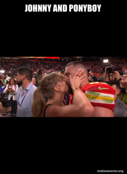 Taylor Swift and Travis Kelce Superbowl 2024